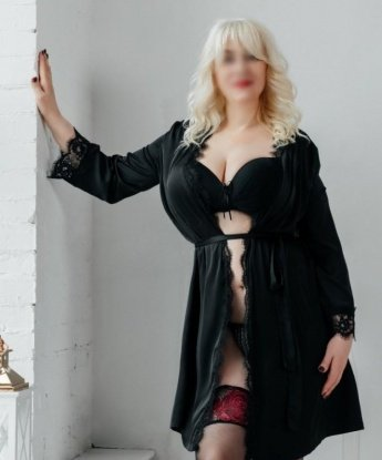 Иннака, 42 года, 4 размер груди